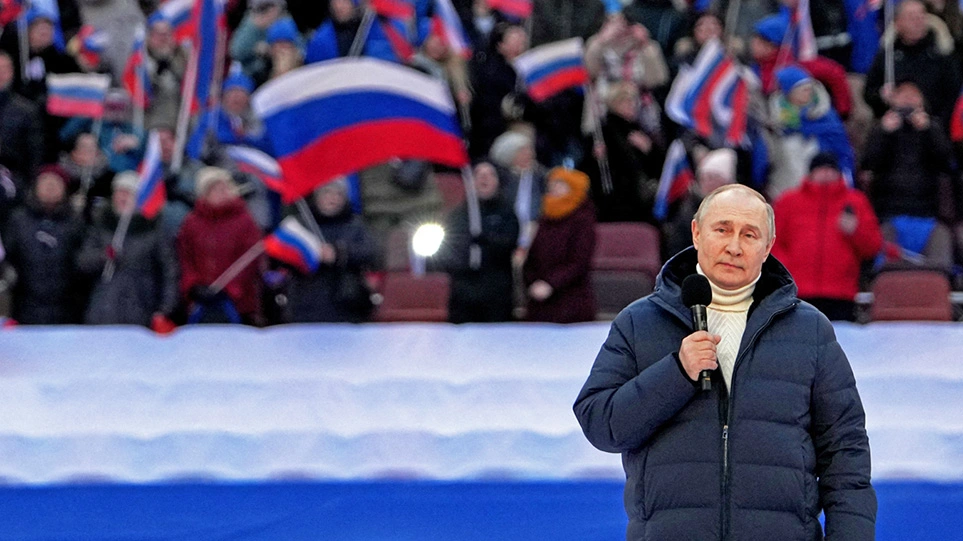 Μυστήριο με τον Πούτιν: Διακόπηκε ξαφνικά η ομιλία του σε φιλοπολεμική φιέστα, πρόβλημα στον σέρβερ λέει το Κρεμλίνο