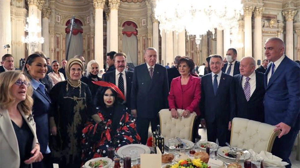 ΠΟΙΟ ΙΣΛΑΜ;;; – Ερντογάν: Διοργάνωσε δείπνο για το Ραμαζάνι με καλεσμένη την πιο γνωστή…TRANS γυναίκα της Tουρκίας