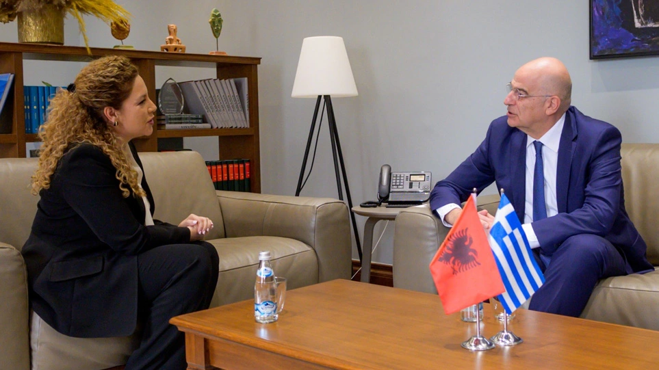 Δένδιας: Ζήτημα Τσάμηδων έθεσε η Αλβανίδα υπουργός Εξωτερικών