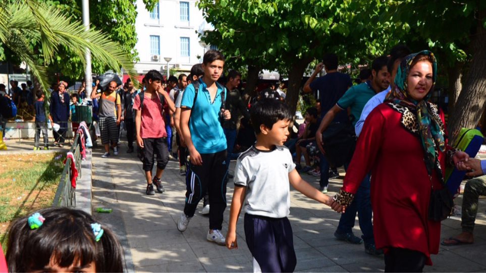 Δείτε εικόνες από τον καταυλισμό της ντροπής στην Πλατεία Βικτωρίας