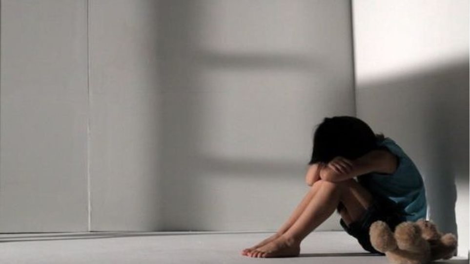 Αυξάνονται τα κρούσματα σεξουαλικής κακοποίησης παιδιών στην Ελλάδα Paiisisis