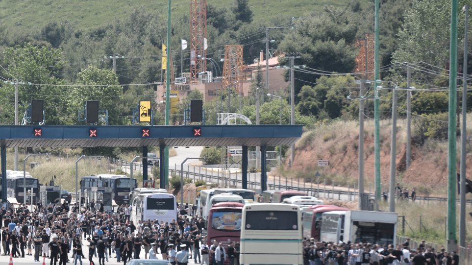 Στις Αφίδνες τα λεωφορεία με τους οπαδούς του ΠΑΟΚ: Σε εξέλιξη το σχέδιο της ΕΛΑΣ Paok-diodia-n2