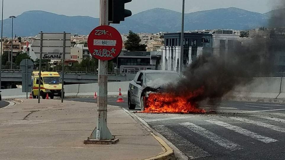 Αυτοκίνητο τυλίχθηκε στις φλόγες στην Κηφισίας Kifisias-aftokinito