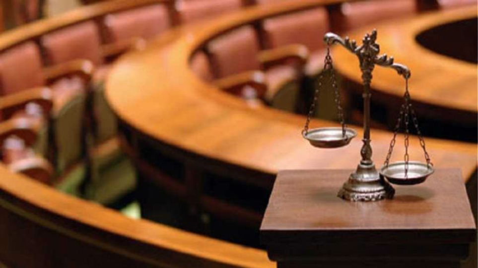 Οι ασκούμενοι δικηγόροι ζητούν τη διασφάλιση της ελάχιστης αμοιβής τους