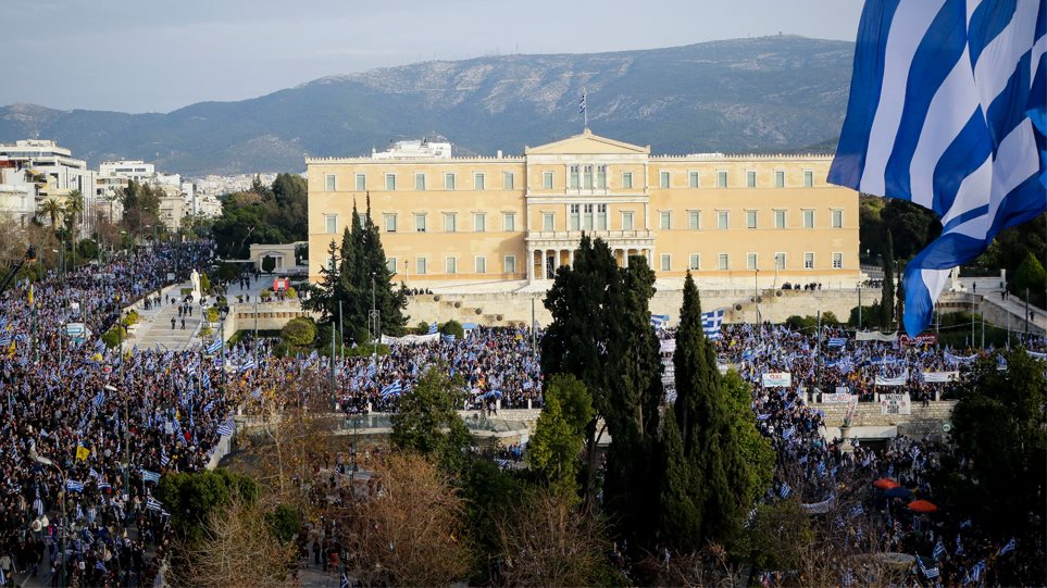 3.000 λεωφορεία από όλη την Ελλάδα αναμένουν οι διοργανωτές του αυριανού συλλαλητηρίου για τη Μακεδονία στην Αθήνα