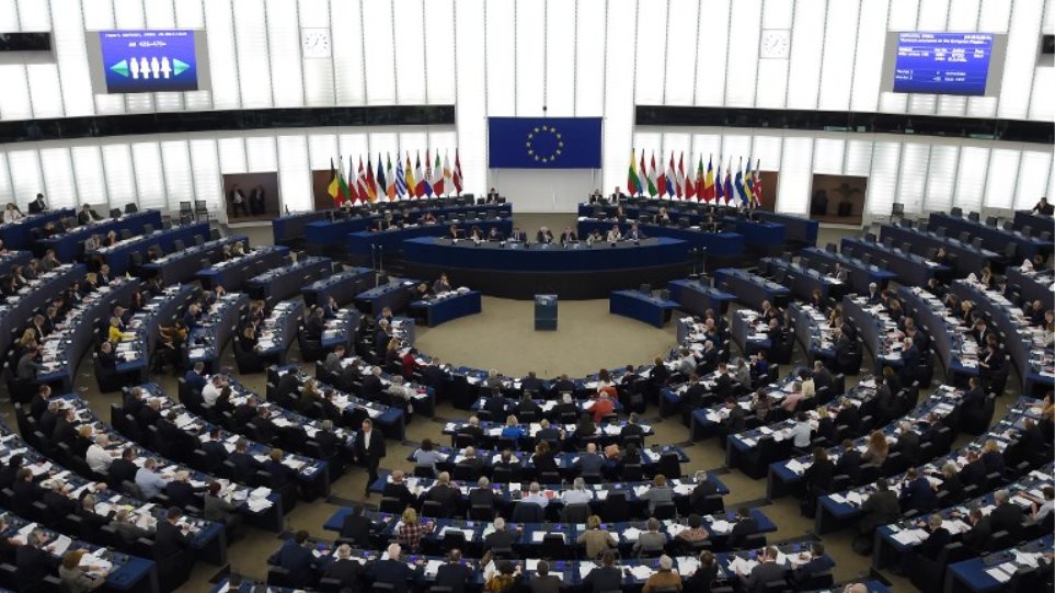 Η ακροδεξιά μπορεί μέχρι και να διπλασιάσει τις έδρες της στην Ευρωβουλή σύμφωνα με δημοσκόπηση σοκ για τις εκλογές του Μαΐου
