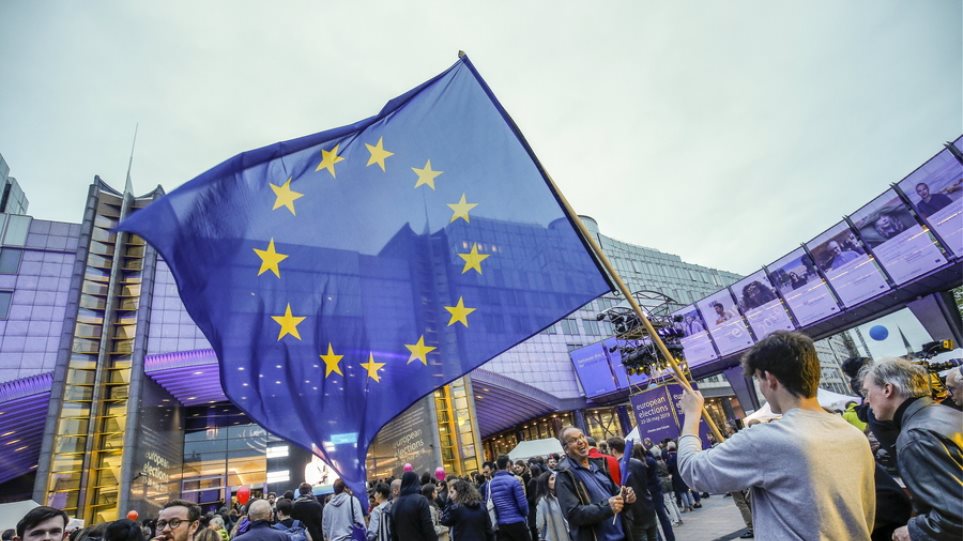 Guardian: Πέντε πράγματα που μάθαμε από τα αποτελέσματα των Ευρωεκλογών