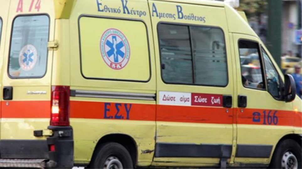 Συναγερμός στη Σαντορίνη: Δυο άτομα τραυματίστηκαν από πτώση του οχήματός τους σε γκρεμό