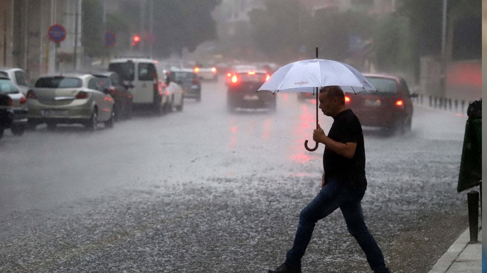 Έκτακτο δελτίο επιδείνωσης καιρού με βροχές, καταιγίδες και χαλάζι μέχρι την Τρίτη - Τι να περιμένουμε στη Θεσσαλία