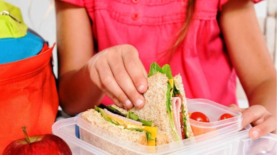 Υπ. Εργασίας: Εγκρίθηκε κονδύλι 44 εκατ. ευρώ για σχολικά γεύματα