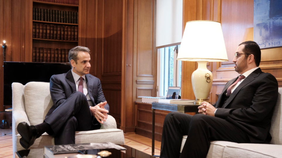 Συνάντηση Μητσοτάκη με τον υπουργό Επικρατείας των Ηνωμένων Αραβικών Εμιράτων