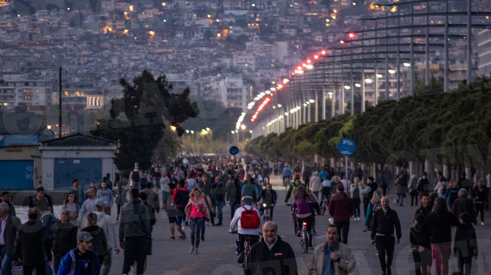 Korwnoios 8essalonikh Anoi3e H Nea Paralia Kai Boylia3e Apo Kosmo