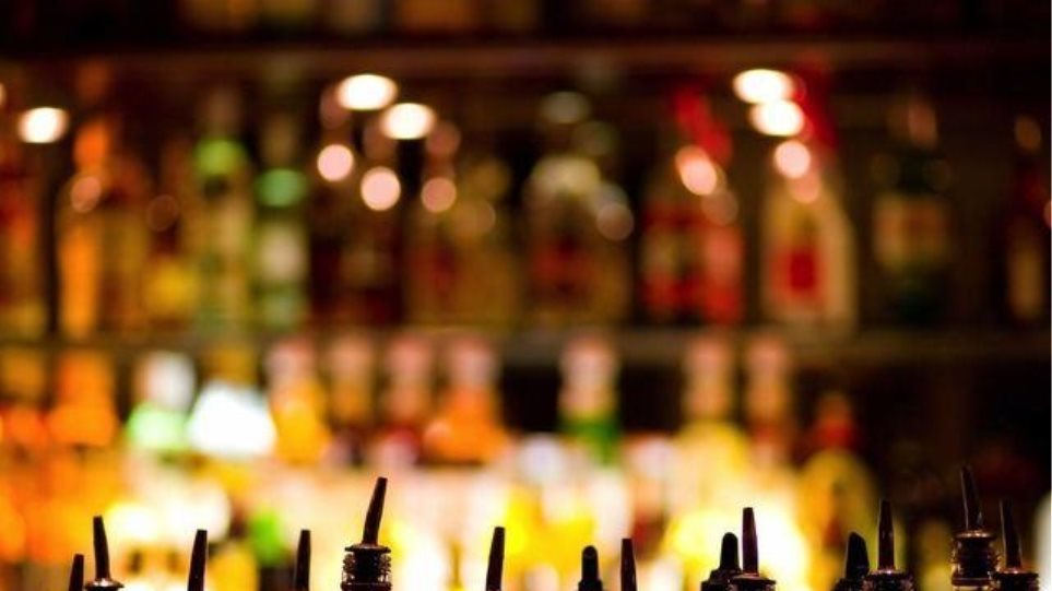 ΑΑΔΕ: Δεκαέξι φορολογικές παραβάσεις σε δύο μπαρ στη Θεσσαλονίκη