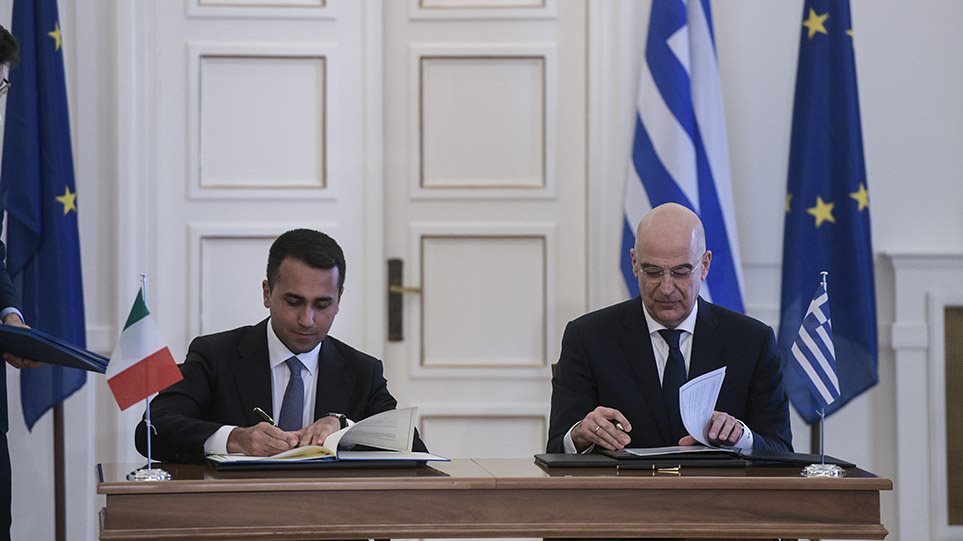 Έκλεισε η ιστορική συμφωνία οριοθέτησης ΑΟΖ Ελλάδας-Ιταλίας