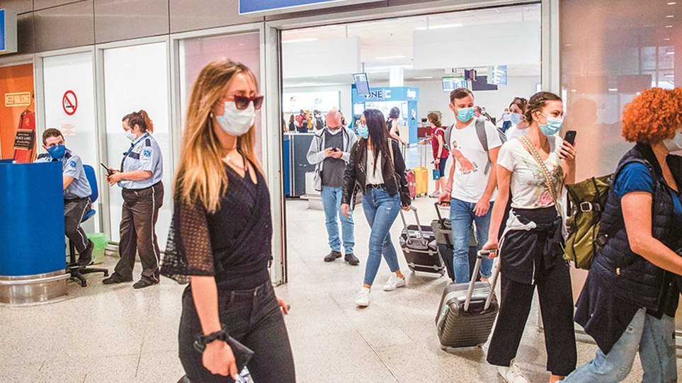 Κορωνοϊός: Οι τουρίστες φέρνουν τον ιό στην Ελλάδα, γράφει η Handelsblatt