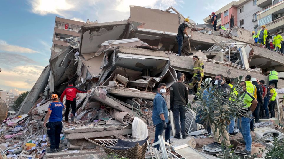 Σεισμός στην Τουρκία: Μάχη με το χρόνο από τα σωστικά συνεργεία - Στους 25 οι νεκροί