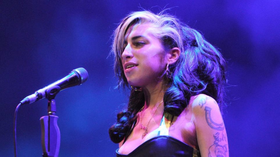 Έγκλημα» με την Amy Winehouse: Την έσερναν μεθυσμένη και άρρωστη να κάνει περιοδεία