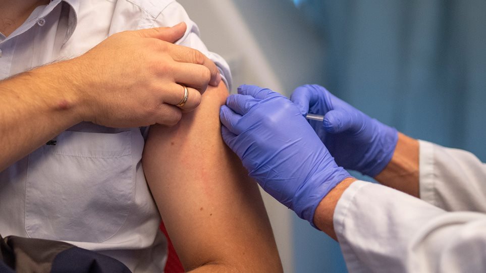 Ιταλία: Λυκειάρχες ζητούν τον υποχρεωτικό εμβολιασμό των εκπαιδευτικών
