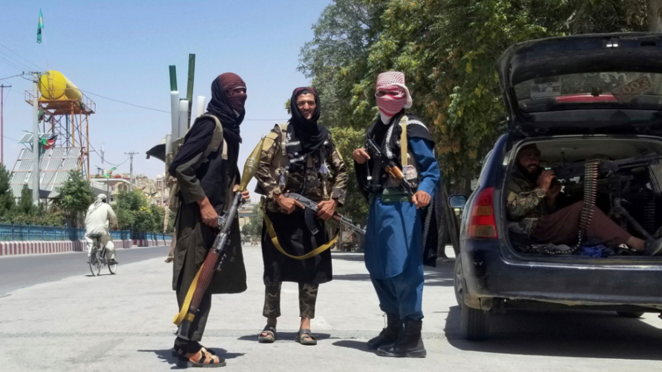 DW: Οι Ταλιμπάν ελέγχουν σχεδόν ολόκληρο το Αφγανιστάν