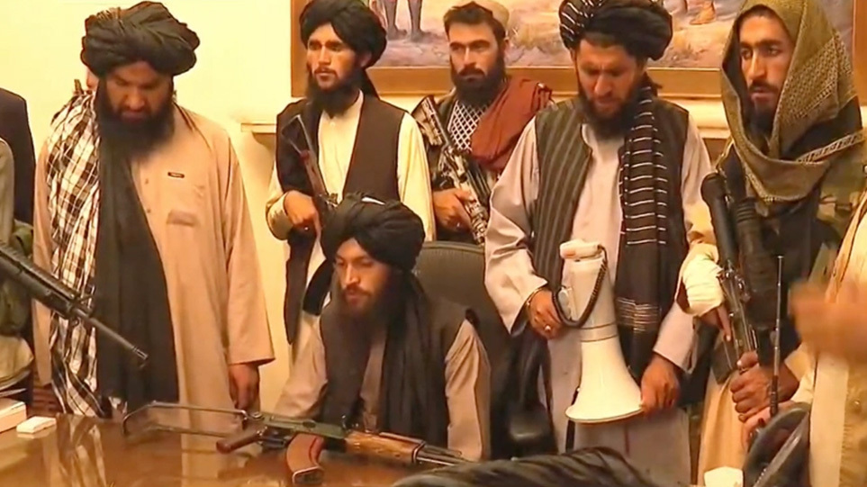 Αφγανιστάν: Στο Προεδρικό Μέγαρο οι Ταλιμπάν - «Έφυγα για να μη γίνει  αιματοχυσία» δηλώνει ο Γάνι - Δείτε φωτογραφίες