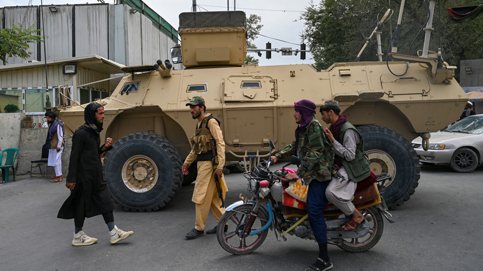 Αφγανιστάν: Black Hawks και όπλα δισεκατομμυρίων δολαρίων στα χέρια των  Ταλιμπάν