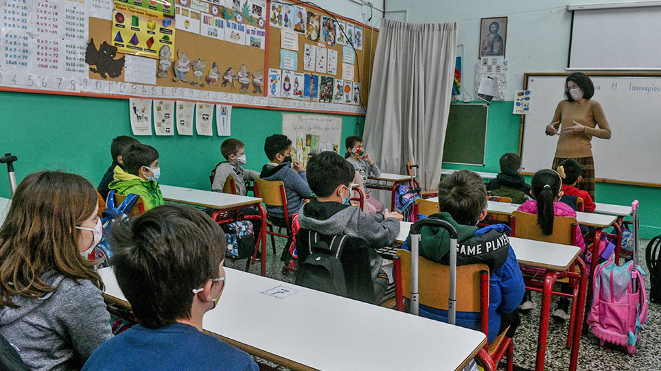 Κορωνοϊός: Αντίστροφη μέτρηση για την επιστροφή των μαθητών στα σχολεία – Όλα όσα θα ισχύουν