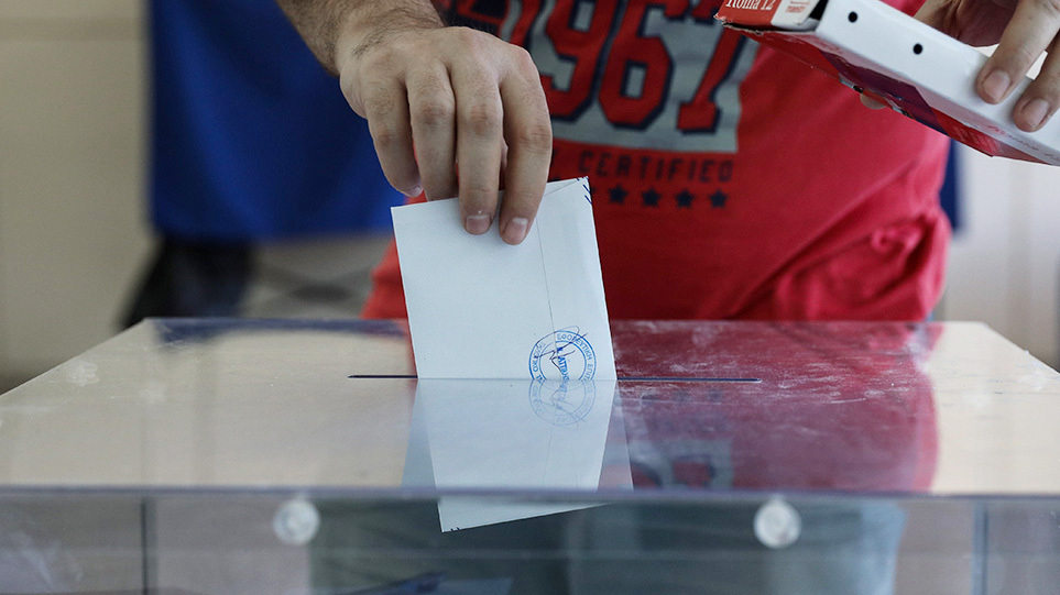 Δημοσκόπηση Metron Analysis: Στο 36,1% η εκτίμηση ψήφου για ΝΔ, στις 10,4  μονάδες η διαφορά με ΣΥΡΙΖΑ