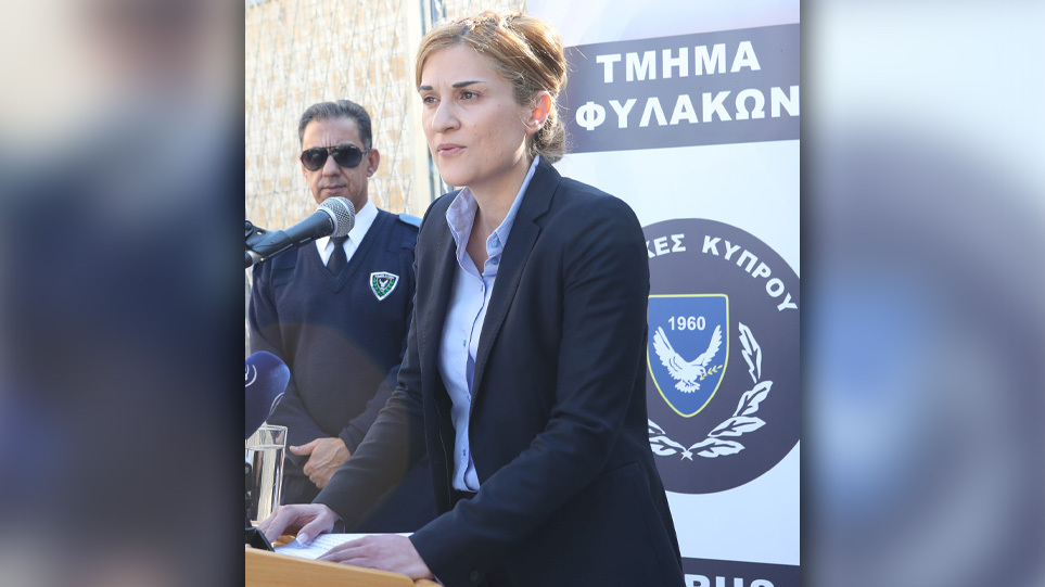 Σκάνδαλο μεγατόνων στην Κύπρο: Ανώτερος αστυνομικός συνωμοτούσε με  βαρυποινίτη για να «κάψει» διευθύντρια φυλακών