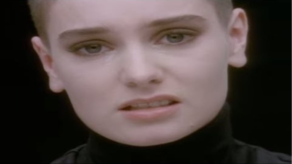 Sinéad O'Connor - Τίποτα δεν συγκρίνει 2U [Official Music Video]