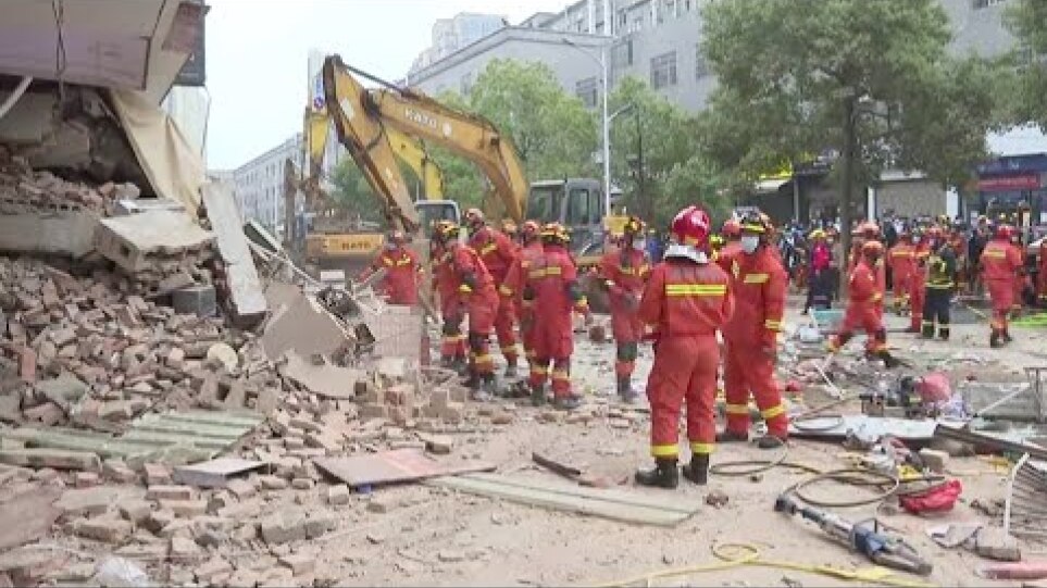 5 people rescued from Changsha building collapse