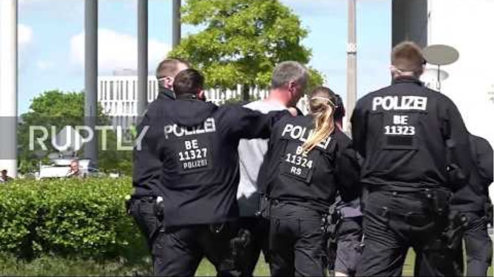 Germany: Dozens arrested at anti-lockdown protest in Berlin