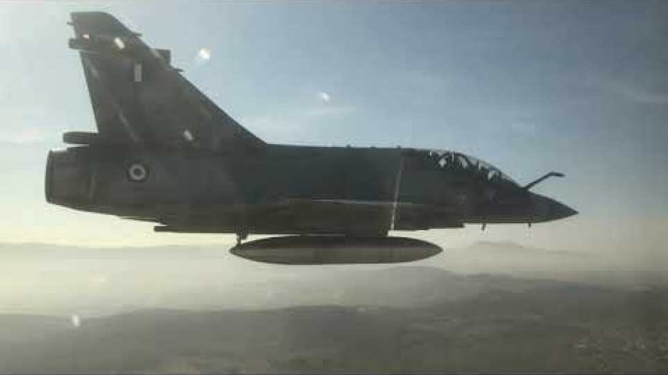 Πετώντας με F-16 / Η μοναδική εμπειρία της πτήσης με ένα μαχητικό αεροσκάφος