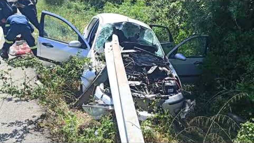 Σοκαριστικό τροχαίο δυστύχημα κοντά στο Σπάρτο Αμφιλοχίας - Οι μπάρες εμβόλισαν ΙΧ αυτοκίνητο