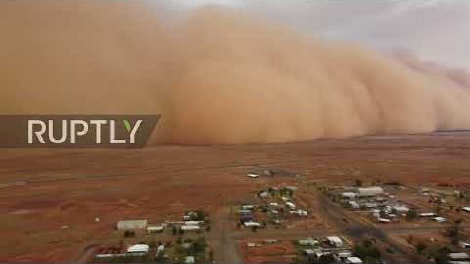 Australia: Massive dust storm sweeps outback town in Queensland *DRONE FOOTAGE*