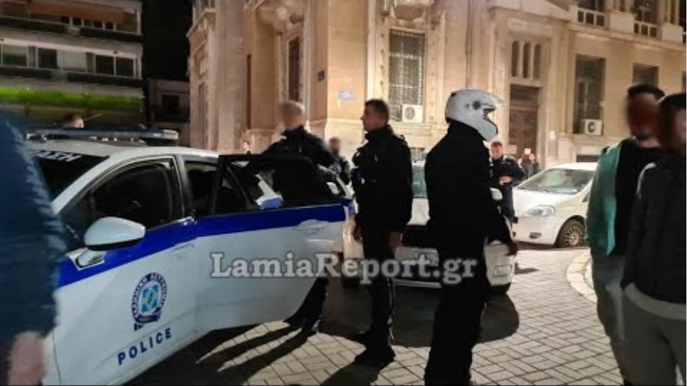 LamiaReport.gr: Ξύλο στην πλατεία Ελευθερίας