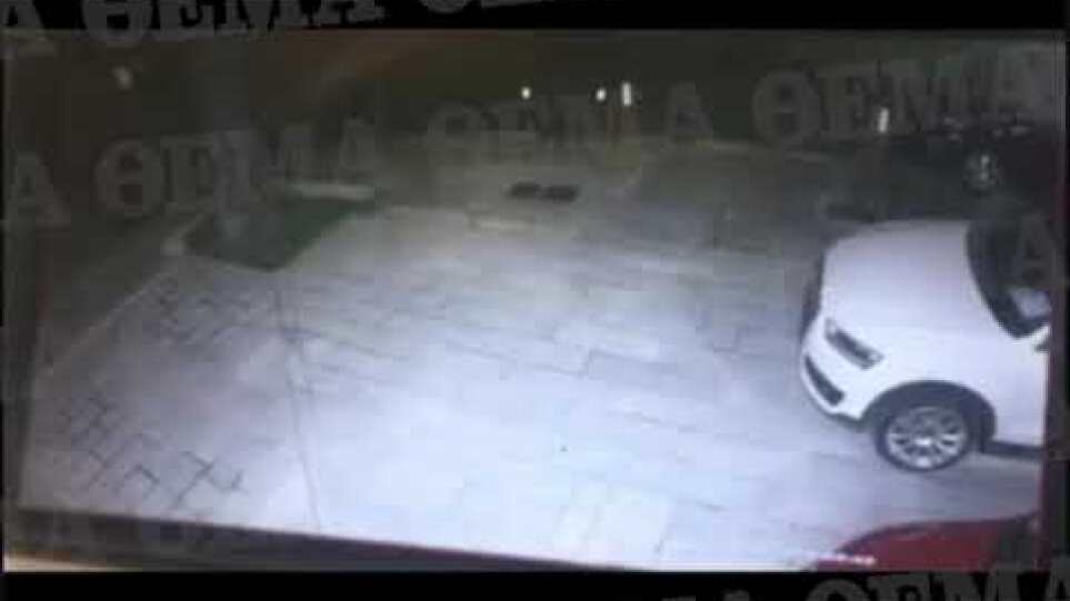 Εμπρηστική επίθεση σε μάντρα αυτοκίνητων στο Παλαιό Φάληρο