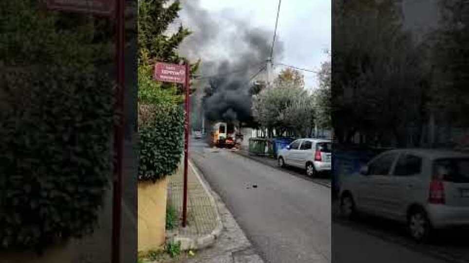 Έκρηξη φιαλών οξυγονου μεσα σε ασθενοφόρο