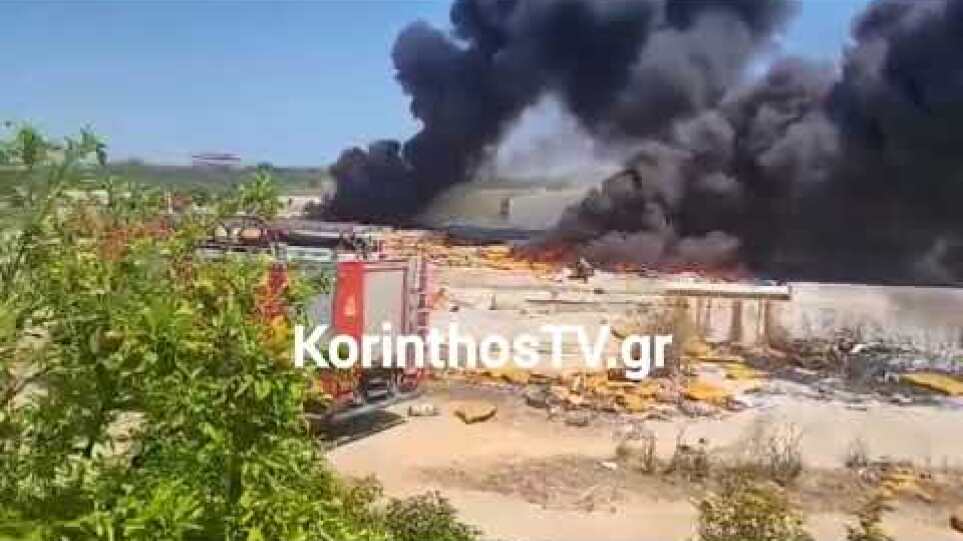 Φωτιά σε εγκαταλελειμμένο εργοστάσιο στο Ζευγολατιό Κορινθίας