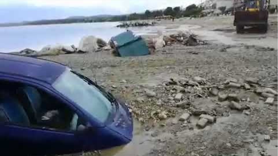Εικόνες καταστροφής από την πλημμύρα στη Νικήτη Χαλκιδικής - Voria.gr