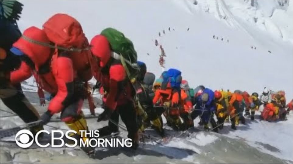 Climber describes scene in Everest's "death zone" : Traffic jams and corpses