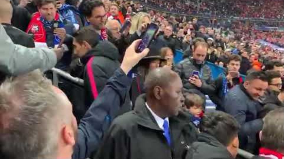 Neymar frappe un supporter Rennais ! Rennes PSG 2019