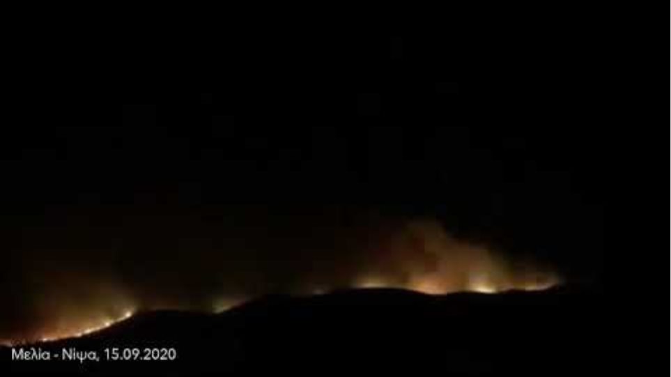 Απίστευτες διαστάσεις έχει λάβει η πυρκαγιά στη Νίψα