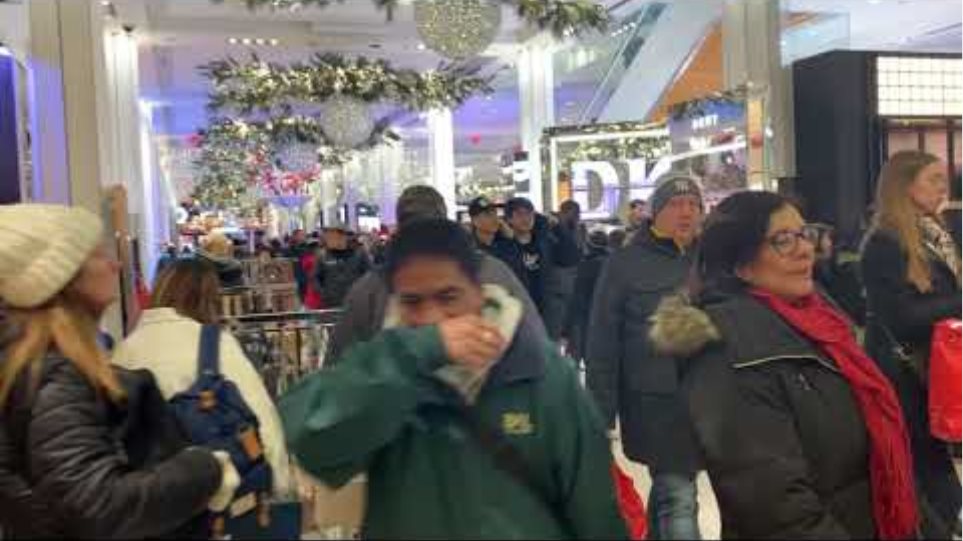 Νέα Υόρκη: Καταναλωτικό αμόκ στην αυθεντική Black Friday (2)