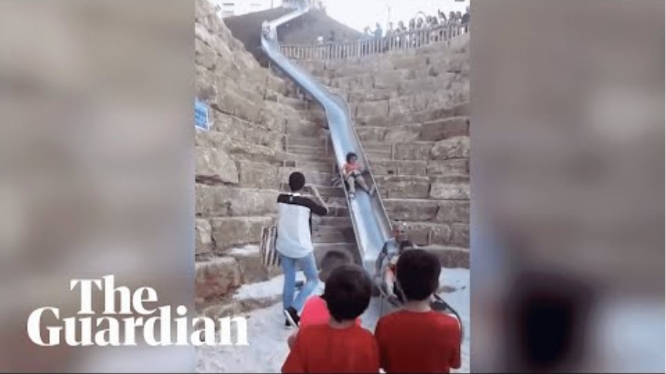 Slide closes in Spain a day after opening for being too dangerous