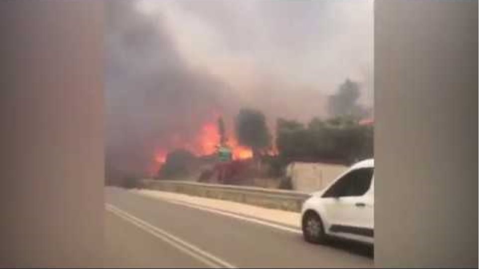 Κινέτα: Κόλαση φωτιάς - Εκκενώθηκαν τρεις οικισμοί