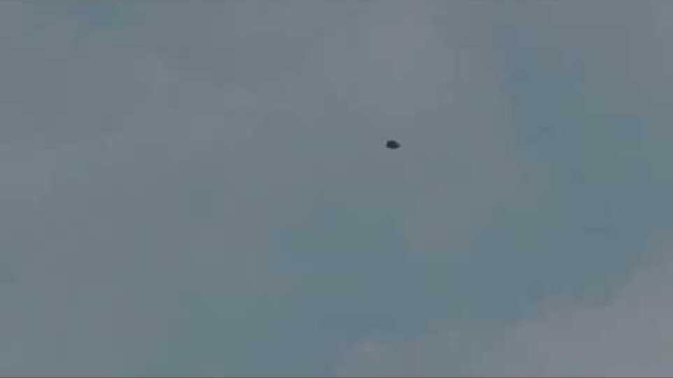 UFO Hovering Over Islamabad - Complete 13 min HD video with Pictures