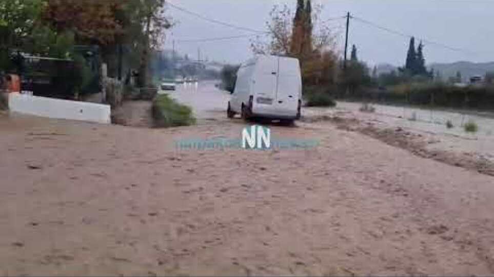 Nafpaktia news:Ναυπακτος : Πλημμύρισε η επαρχιακή οδός Ναυπακτου Θερμού