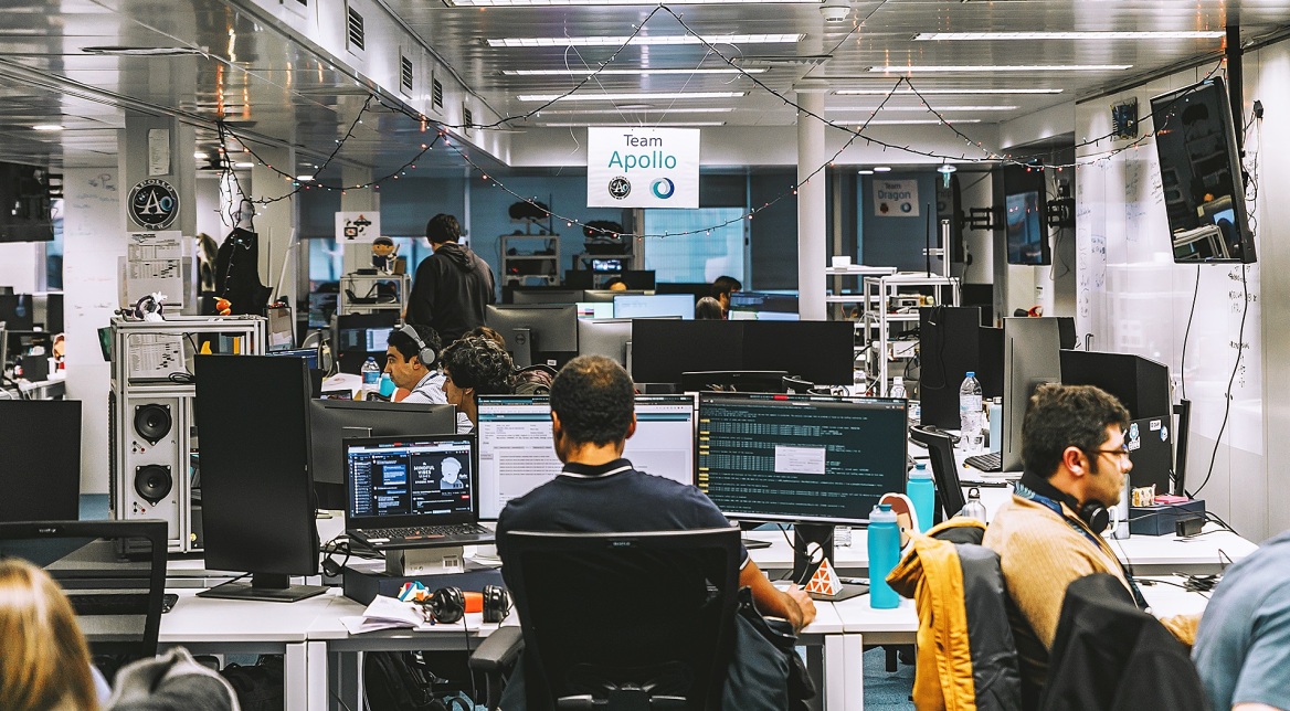 Διχάζει την αυτοκινητοβιομηχανία η χρήση λογισμικού από τρίτες εταιρείες