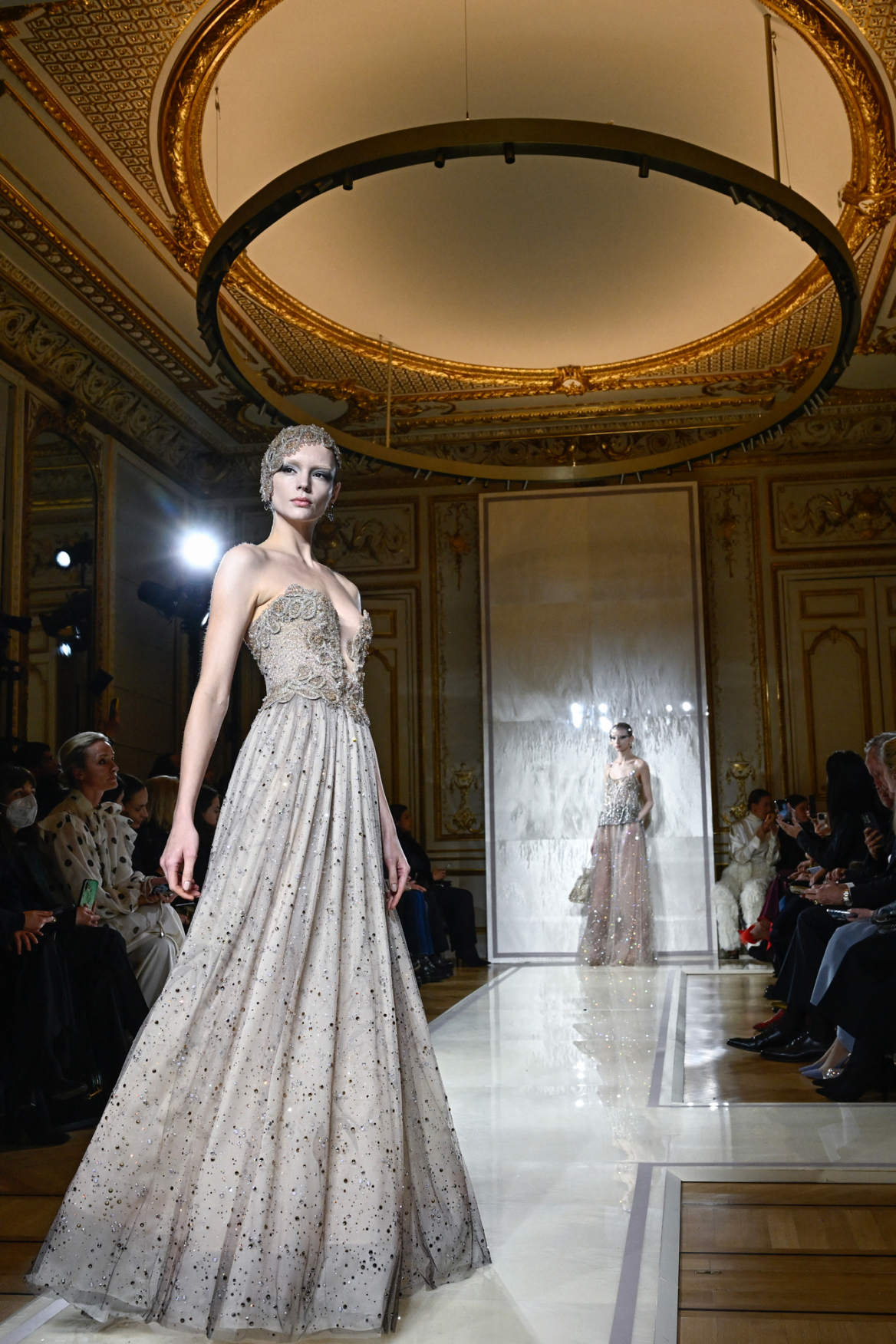 Paris Haute Couture Week: Το παλιό είναι το νέο καινούριο 