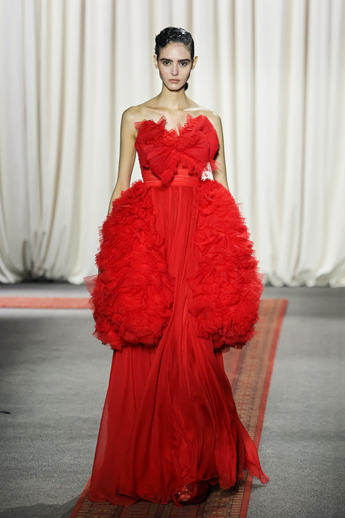 Paris Haute Couture Week: Το παλιό είναι το νέο καινούριο 